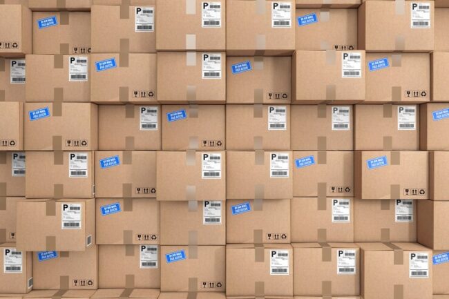 How Bulk Shipping Boxes Can Save Retail Managers Money