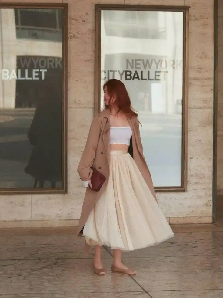 open lace back dress Exclusive: 50 Shopify Clothing Stores Setting Trends in 2025